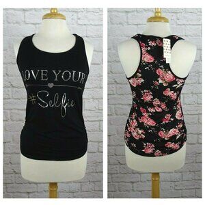 💰3/$25 NWT Free Kisses Tank Top Graphic Floral "Love Your #Selfie"  M